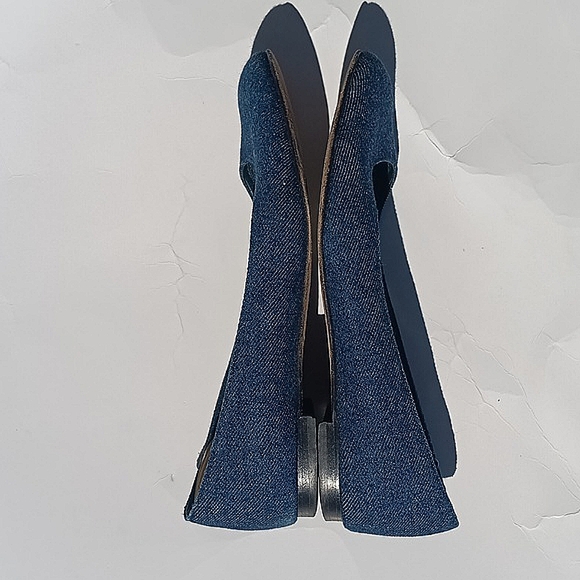 Manolo Blahnik TERE Jeans Denim Round Toe Ballet Flats Size 7 - Picture 9 of 10